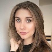 Olga - stylistka paznokci